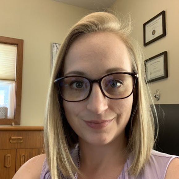 Meet your Posher, Nicole - Picture 1 of 1